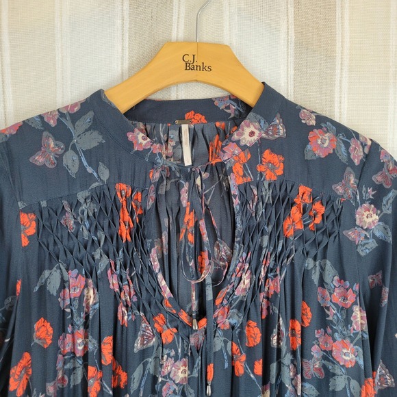 Free People Pebble Crepe So Fine Smocked Tunic Top Size Large Floral Blue Red - Picture 4 of 11